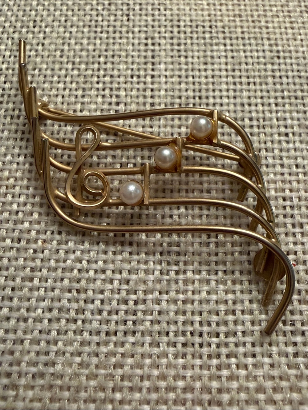 Alice Caviness 12K gold filled Musical Note Brooch with Pearl Accents
